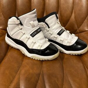 2023 Air Jordan 11 Retro Black and White High-Tops - Shoes Laces Included
